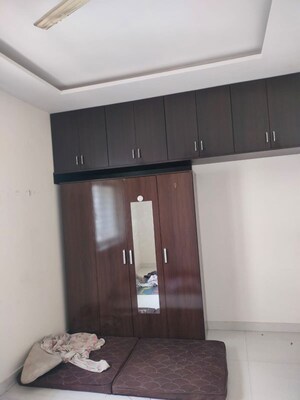 Room in 3 BHK Apartment at Kakatiya Hills, Jubilee Hills – for Rent