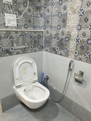Bathroom in 1 BHK Apartment at Jawahar Nagar – for Rent