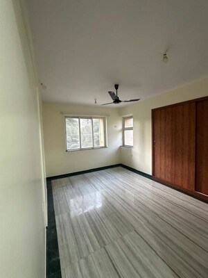Room in 3 BHK Apartment at Hiranandani Tiara, Ghodbunder Road – for Rent