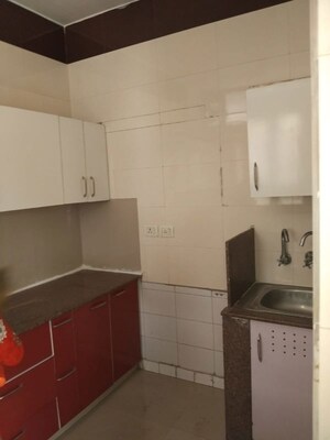 Kitchen in 2 BHK Builder Floor at Sector 40 – for Rent