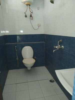 Bathroom in 2 BHK Builder Floor at Sector 40 – for Rent