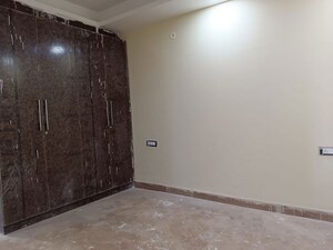 Room in 3 BHK Builder Floor at Islampur – for Rent