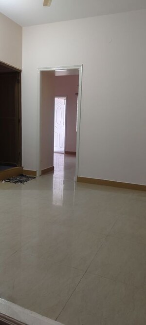 Room in 1 BHK Builder Floor at Jeevan Bima Nagar – for Rent