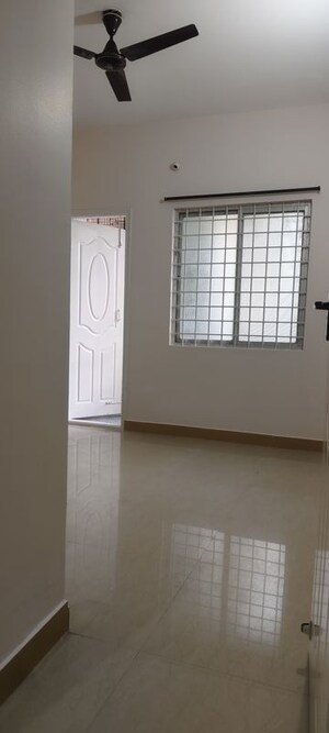 Room in 1 BHK Builder Floor at Jeevan Bima Nagar – for Rent