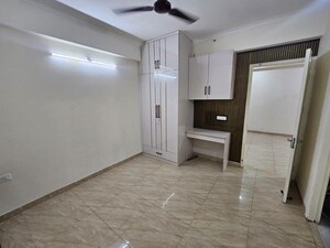 Room in 2 BHK Apartment at Paramount Emotions, Sector 1 Greater Noida – for Rent