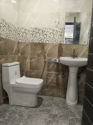 Bathroom in 2 BHK Apartment at Jawahar Nagar – for Rent