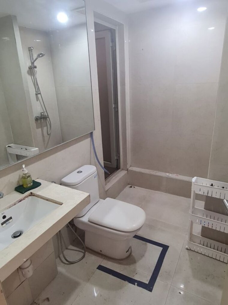 Bathroom, hiranandani-estate-rodas-enclave 2 Bedroom 727 Sq.Ft. Apartment In Ghodbunder Road Thane 10468721