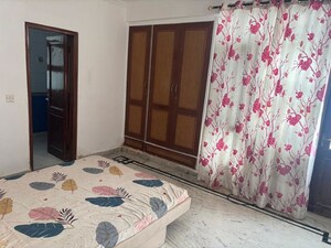 Bedroom in 3 BHK Builder Floor at Dlf Cyber City – for Rent