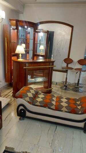 Furnished Amenities in 3 BHK Builder Floor at Dlf Cyber City – for Rent