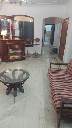 Team Area in 3 BHK Builder Floor at Dlf Cyber City – for Rent