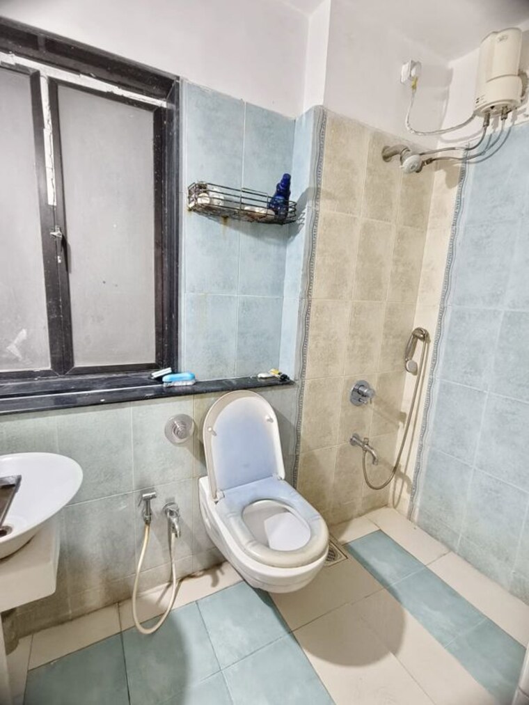 Bathroom, ashish-swapnalok-towers 2 Bedroom 700 Sq.Ft. Apartment In Goregaon East Mumbai 10468752