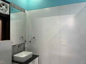 Bathroom in 1 RK Builder Floor at Sector 46 – for Rent