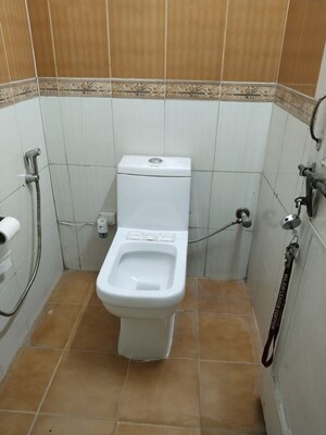 Bathroom in 2 BHK Apartment at Jawahar Nagar – for Rent