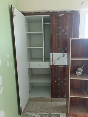 Furnished Amenities in 2 BHK Apartment at Panchsheel Greens, Sector 16 Greater Noida – for Rent