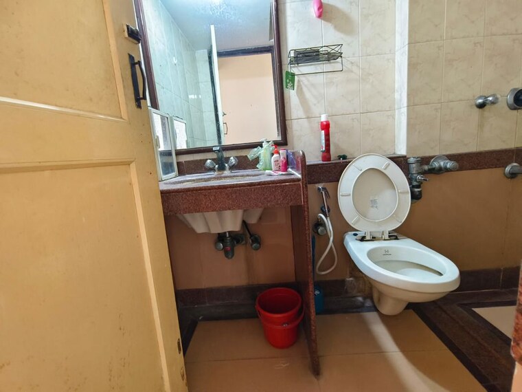 Bathroom, serenity-heights 2 Bedroom 750 Sq.Ft. Apartment In Malad West Mumbai 10468838