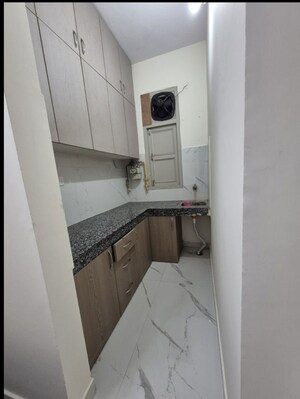 Bathroom in 2.5 BHK Builder Floor at Mayur Vihar – for Rent