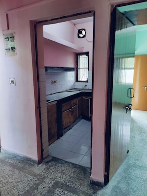 Room in 1 BHK Apartment at RWA Metro Apartments, Sector 71 – for Rent