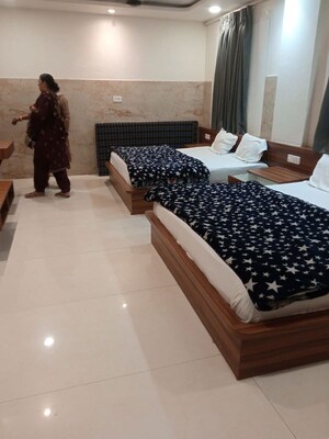 Bedroom in  Pg at Sarita Vihar – for Rent