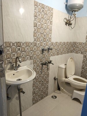 Bathroom in 1 BHK Apartment at Jawahar Nagar – for Rent