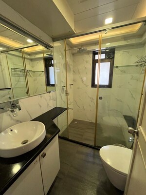 Team Area in 3.5 BHK Apartment at Vaswani Kalpana, Khar West – for Rent