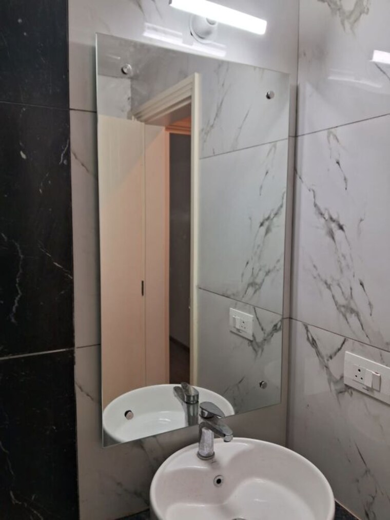 Bathroom, central-park-flower-valley-aqua-front-towers 3 Bedroom 1789 Sq.Ft. Apartment In Sohna Sector 33 Gurgaon 10468894