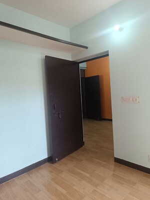 Room in 2.5 BHK Builder Floor at Jal Vayu Vihar Noida, Sector 21 – for Rent