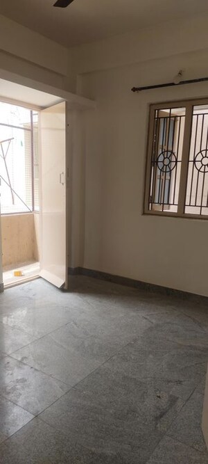 Room in 2 BHK Builder Floor at Jeevan Bima Nagar – for Rent
