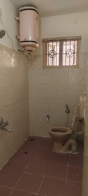 Bathroom in 2 BHK Builder Floor at Jeevan Bima Nagar – for Rent