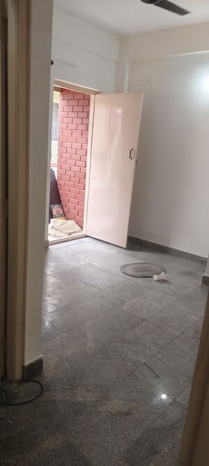 Room in 2 BHK Builder Floor at Jeevan Bima Nagar – for Rent