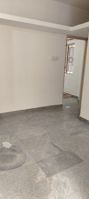Room in 2 BHK Builder Floor at Jeevan Bima Nagar – for Rent