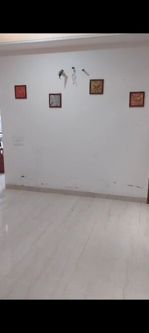 Room in 2 BHK Apartment at Sunshine Homes Zirakpur, Dhakoli – for Rent