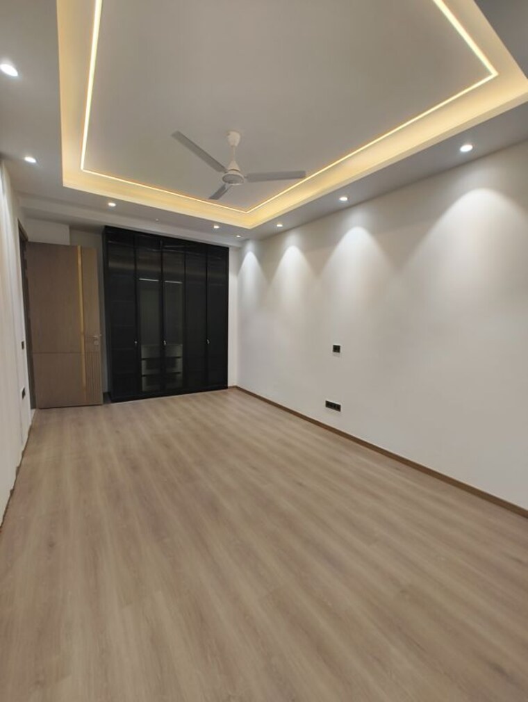 Room, greater kailash i 3 Bedroom 220 Sq.Yd. Builder Floor In Greater Kailash I Delhi 10468948