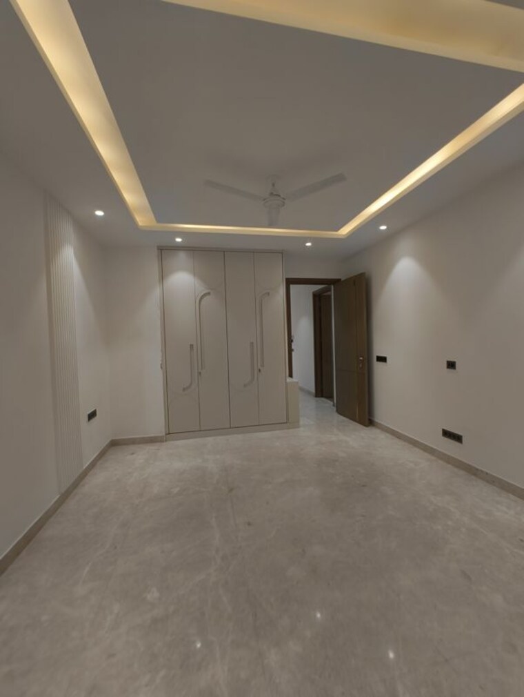 Room, greater kailash i 3 Bedroom 220 Sq.Yd. Builder Floor In Greater Kailash I Delhi 10468948