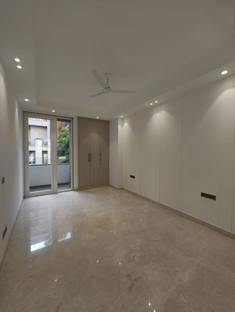 Room, greater kailash i 3 Bedroom 220 Sq.Yd. Builder Floor In Greater Kailash I Delhi 10468948