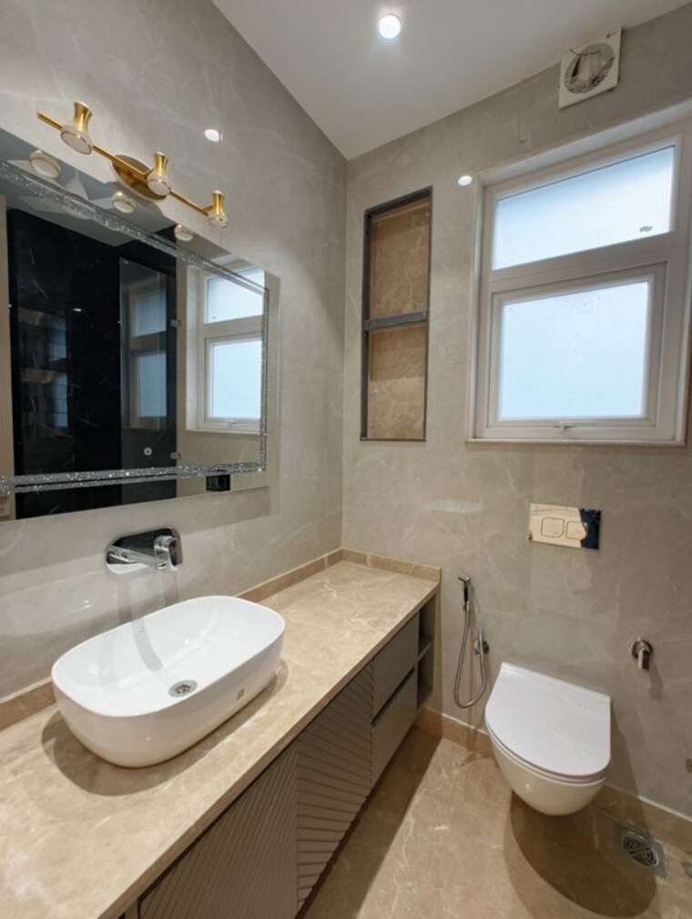 Bathroom, greater kailash i 3 Bedroom 220 Sq.Yd. Builder Floor In Greater Kailash I Delhi 10468948