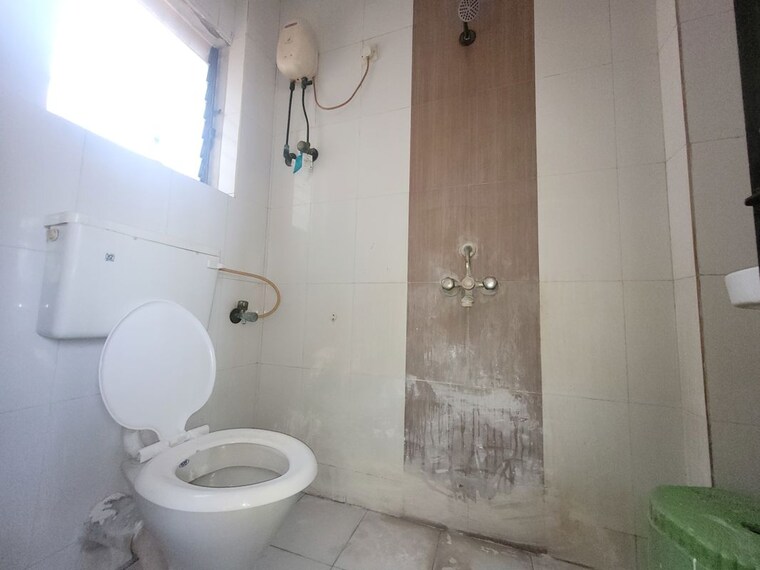 Bathroom, raunak-unnathi-woods 1 Bedroom 420 Sq.Ft. Apartment In Ghodbunder Road Thane 10468958