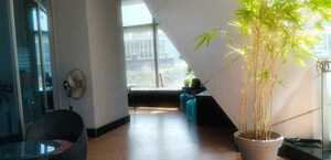 Room in  Office Space at Bandra Kurla Complex – for Rent