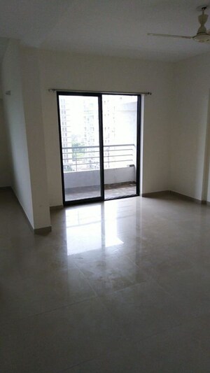 Room in 2 BHK Apartment at Vascon Citron Phase 1, Wagholi – for Rent