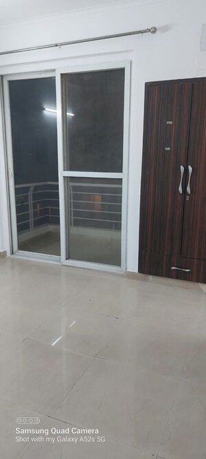 Room in 3 BHK Apartment at Ardee City Palm Grove Heights, Sector 52 – for Rent