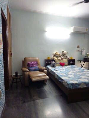 Bedroom in 3 BHK Apartment at Parsvnath Green Ville, Sector 48 – for Rent