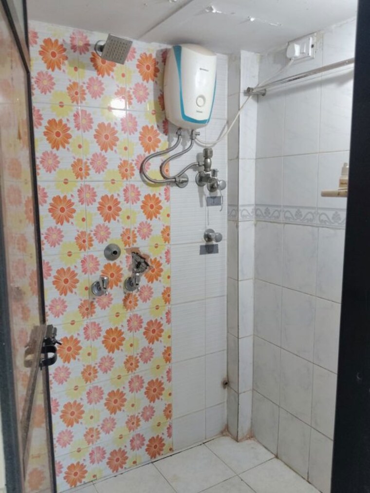 Bathroom, daya-sagar-complex 1 Bedroom 400 Sq.Ft. Apartment In Goregaon East Mumbai 10469045