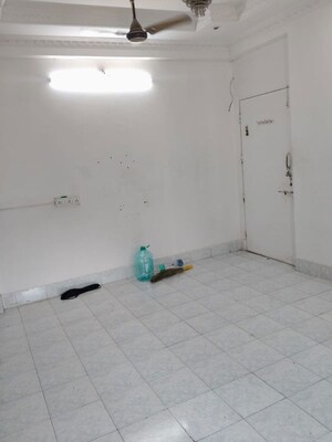 Room in 1 BHK Apartment at Daya Sagar Complex , Goregaon East – for Rent