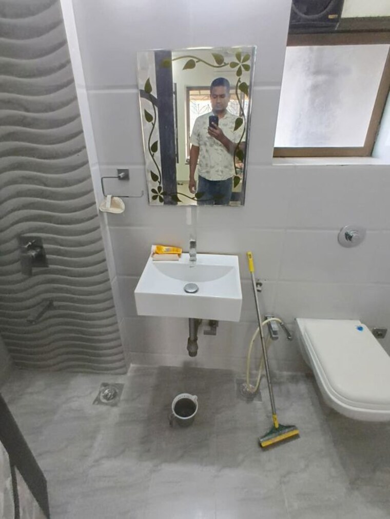 Bathroom, lokhandwala-whispering-palms 2 Bedroom 930 Sq.Ft. Apartment In Kandivali East Mumbai 10469051