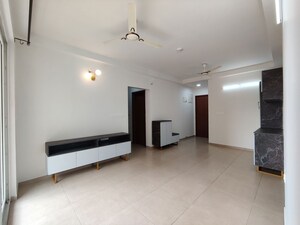 Room in  Apartment at Bhartiya Nikoo Homes Phase 2, Thanisandra Main Road – for Rent