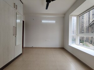 Room in  Apartment at Bhartiya Nikoo Homes Phase 2, Thanisandra Main Road – for Rent
