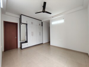 Room in  Apartment at Bhartiya Nikoo Homes Phase 2, Thanisandra Main Road – for Rent