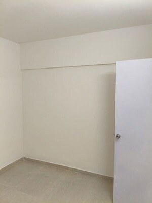 Room in 1.5 BHK Apartment at Mehta Cornerstone, Kalyan West – for Rent