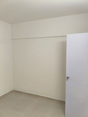 Room in 1.5 BHK Apartment at Mehta Cornerstone, Kalyan West – for Rent