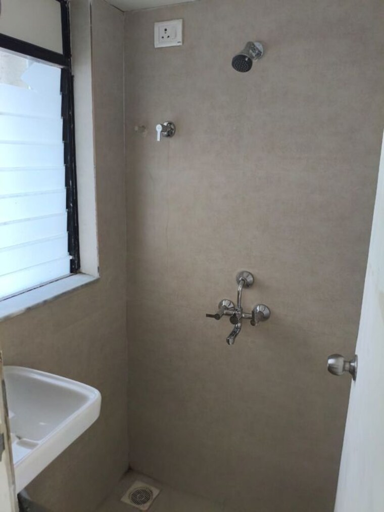 Bathroom, mehta-cornerstone 1.5 Bedroom 780 Sq.Ft. Apartment In Kalyan West Thane 10469073