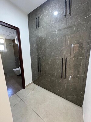 Bathroom in 3.5 BHK Apartment at Ramgarh Bhudda – for Rent